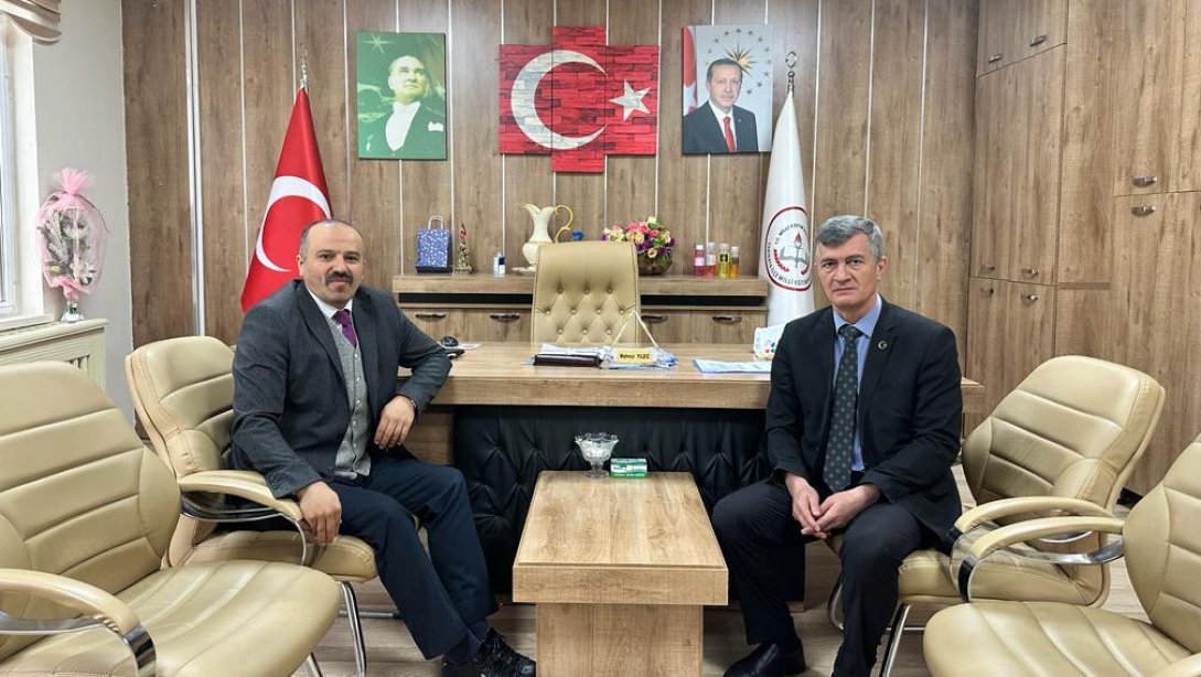 İlçe Milli Eğitim Müdürümüz Sayın Ahmet Doğan , Sarıkaya İlçe Milli Eğitim Müdürü Mahmut Yıldız 'ı ziyaret etti.