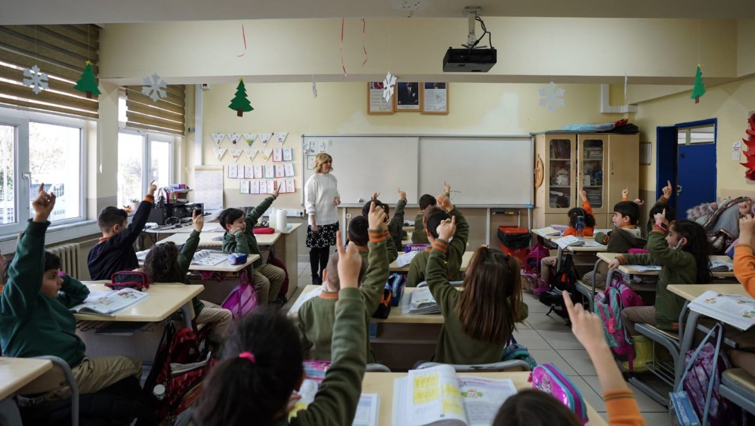 Okullarda Yarıyıl Tatili İçin Son Zil Cuma Günü Çalacak 